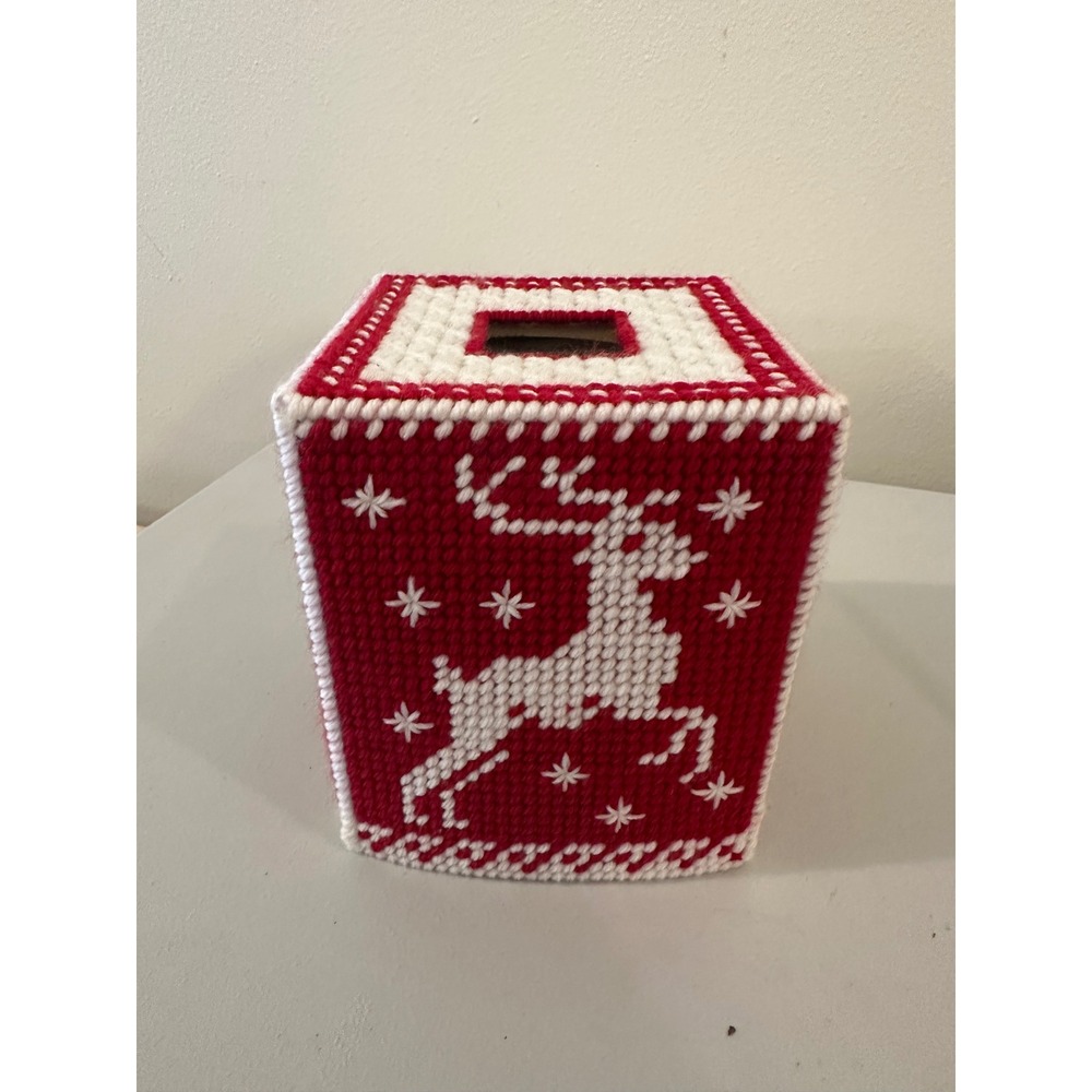 Vintage Handmade Plastic Canvas Nordic Reindeer Tissue Box Cover